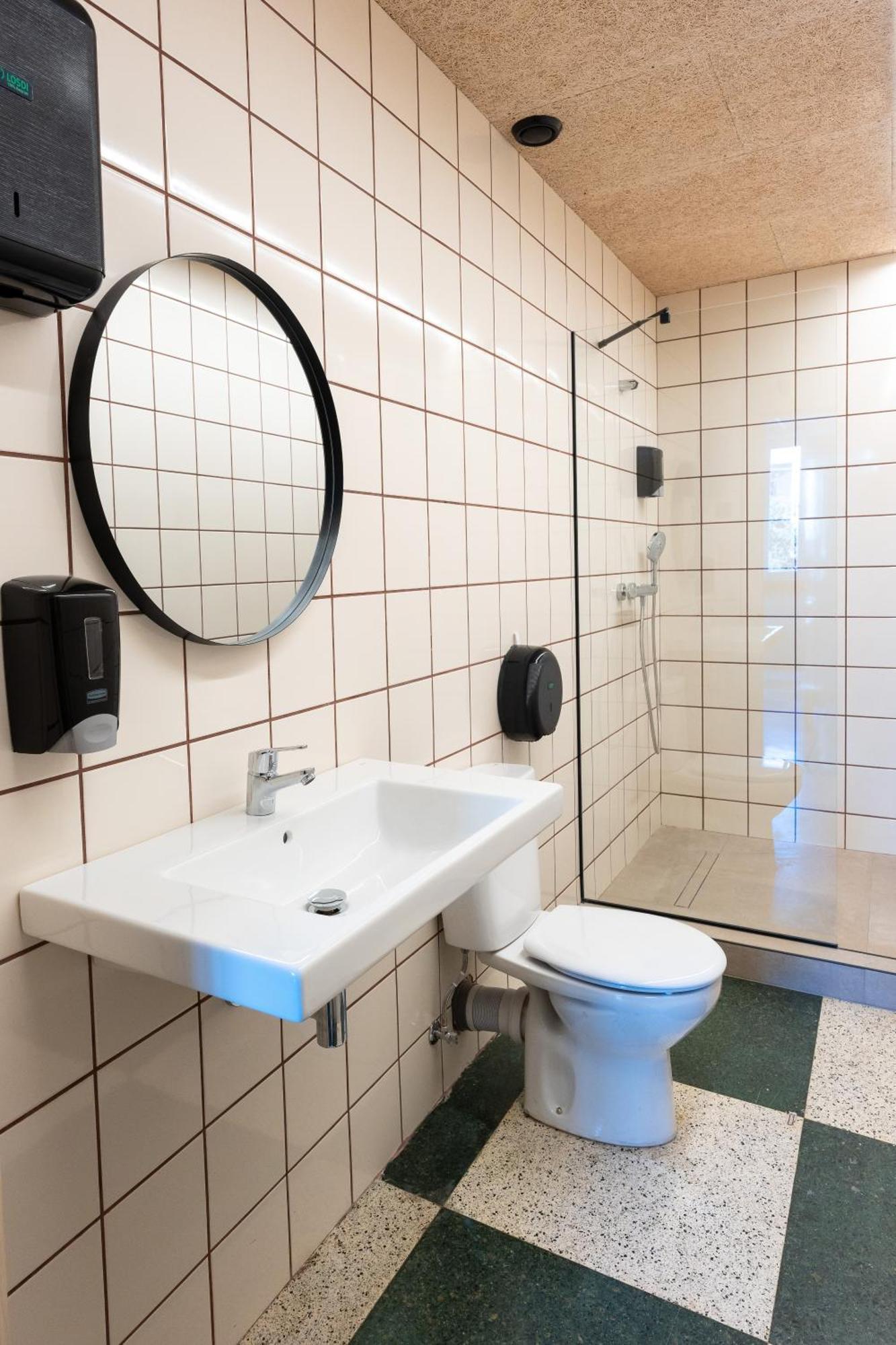 Lamia Bbk Women Hostel-Solo Mujeres Bilbao Kültér fotó